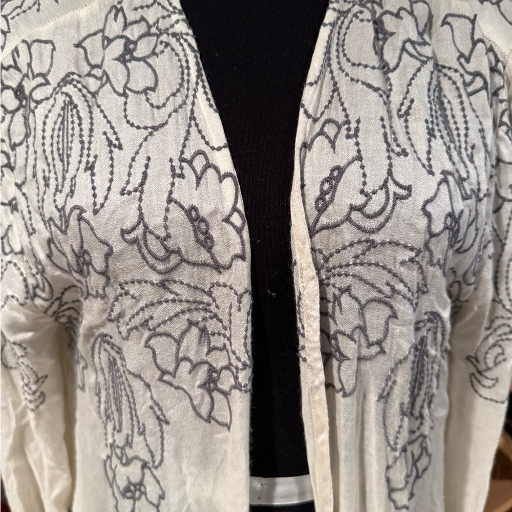 Anna Sui O'Neill Ivory & Black Floral Fringe Wrap Scarf - Picture 2 of 11